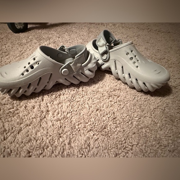 CROCS Kids Light Gray Echo Clog - Picture 1 of 6